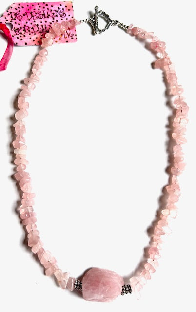 2530 Pink quartz chips & nugget
