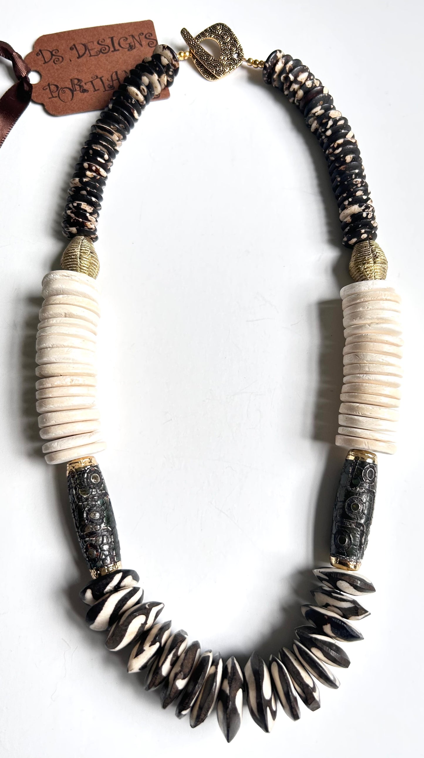 2504 Batik bone/coco/brass