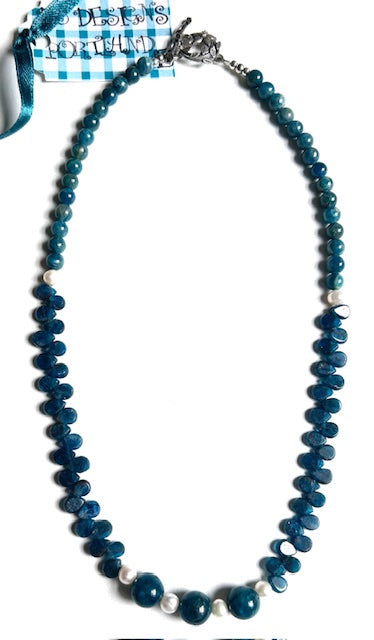 2540 Apatite/pearls