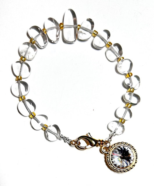 2564.  $25  Freeform flat crystal/ gold