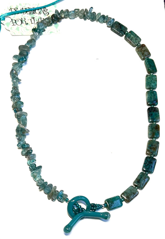 24226 Cuprite/Apatite/Glass clasp